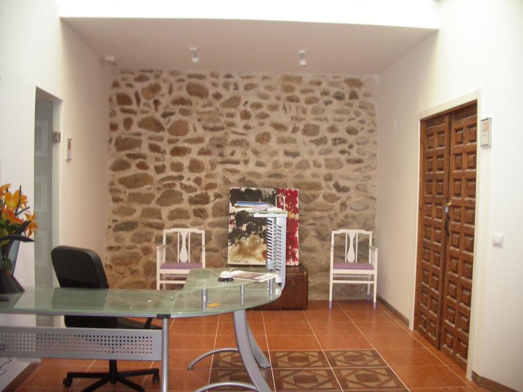 Apartamentos La Fonda Aninon Zimmer foto